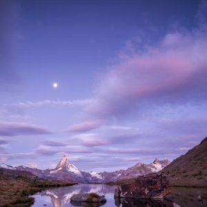 La lune peinait à s'en aller